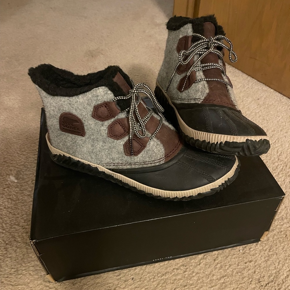 SOREL women’s out n about boots